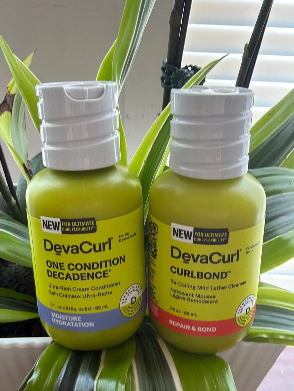 Bundle 2 ,DevaCurl Travel Hair Care Duo in Bright Green and White